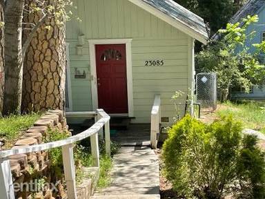 Main picture of 23085 Cedar Way