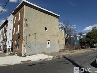 Main picture of 2209 S 71st St