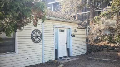 Main picture of 513 NE Irving Ave