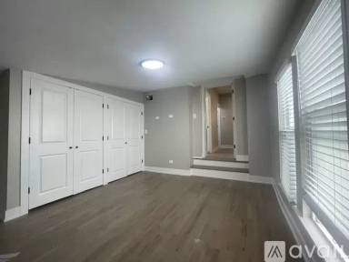 Main picture of 2149 N Racine Ave