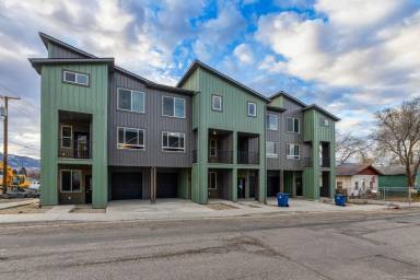 Main picture of 1905 Maple St