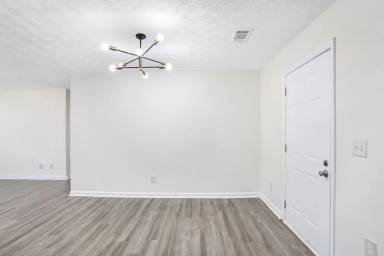 Main picture of 7220 Little Fawn Pkwy