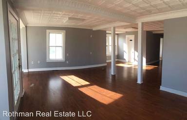 Main picture of 250 Main St