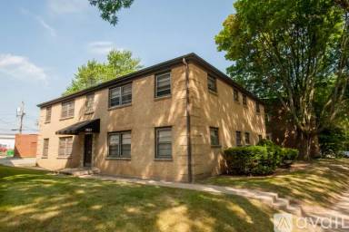 Main picture of 3827 N Humboldt Blvd