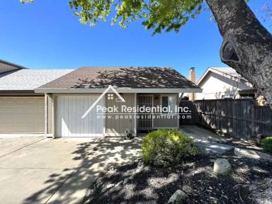 Main picture of 2952 Gwendolyn Way