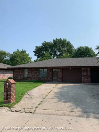 Main picture of 3020 Aspen Dr