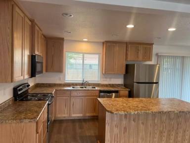 Main picture of 1106 W 11th St