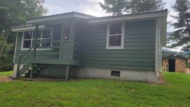 Main picture of 998 Oakdale Rd