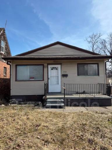 Main picture of 11717 W Outer Dr