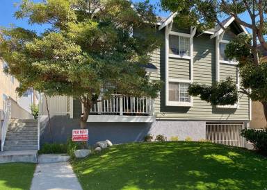 Main picture of 3666 Clarington Ave