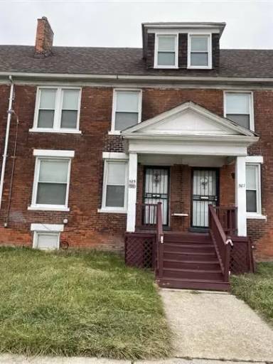 Main picture of 585 Harper Ave