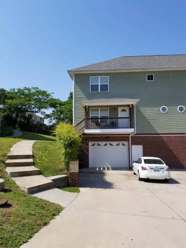 Main picture of 3520 Walnut Grove Ln NE