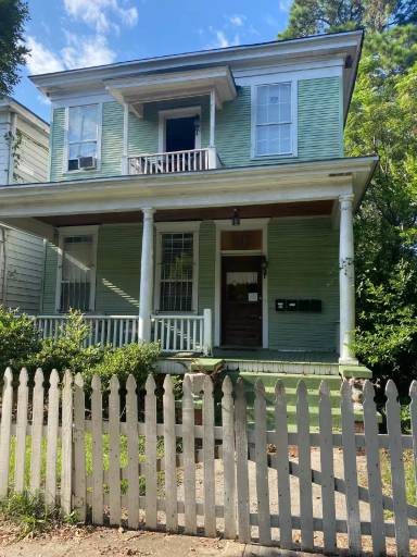 Main picture of 303 W 37th St