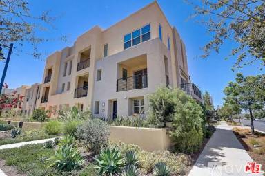 Main picture of 216 Paramount