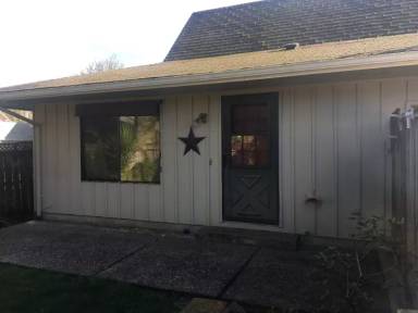 Main picture of 721 Vine St SW