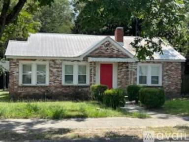 Main picture of 209 E Howard St