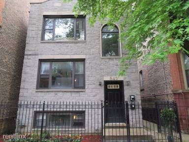 Main picture of 857 N Hoyne Ave