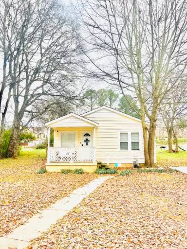 Main picture of 204 Button Ave