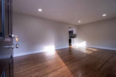 Main picture of 165 Habersham Dr