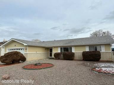 Main picture of 2112 N Santiago Ave
