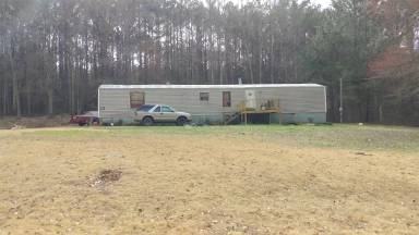 Main picture of 27 Oak Ridge Dr
