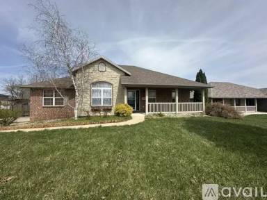 Main picture of 340 Crest Ave