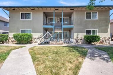 Main picture of 3706 E Country Club Ln