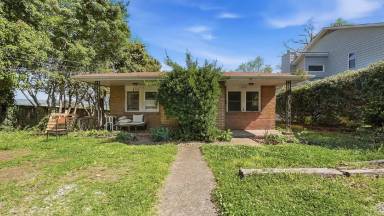 Main picture of 955 E 5th St