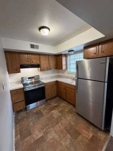 Main picture of 919 W Crestwood Dr