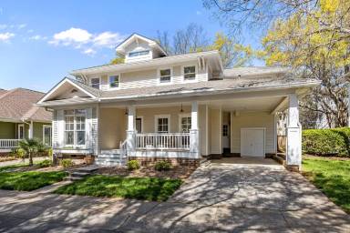 Main picture of 404 Olmsted Park Pl
