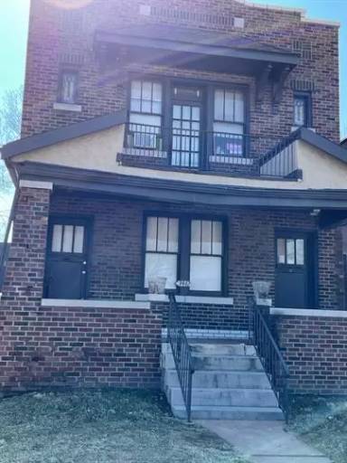 Main picture of 3442 Greenwood Blvd