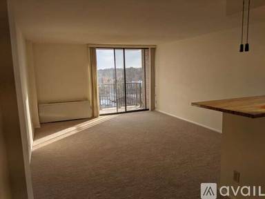 Main picture of 108 Monroe Street - 102