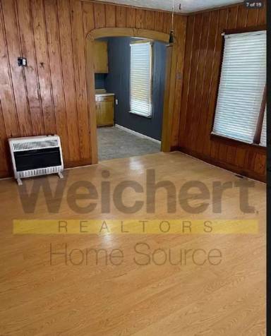 Main picture of 713 W Mueller