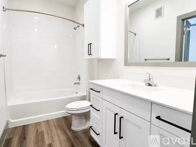 Main picture of Midway Row House