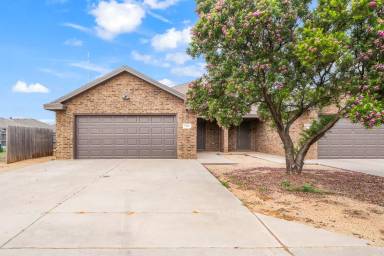 Main picture of 9806 Avenue V