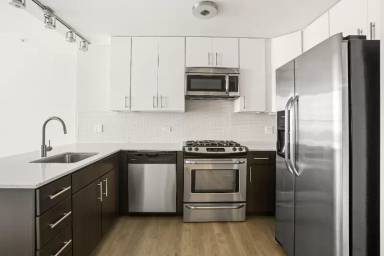 Main picture of 764 W Adams St