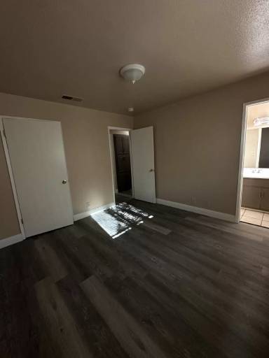 Main picture of 1045 W St