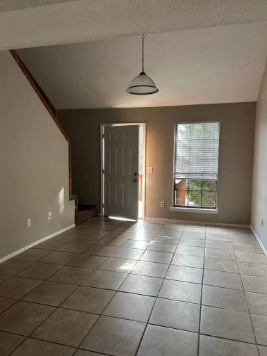 Main picture of 3233 Conner St