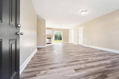 Main picture of 136 Sandy Dr