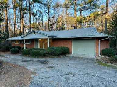Main picture of 194 Boiling Springs Cir