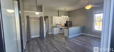 Main picture of 9591 Main St