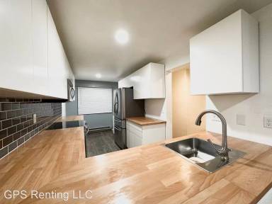 Main picture of 160 Newport Way NW