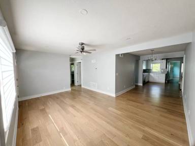 Main picture of 5802 N Park Ave