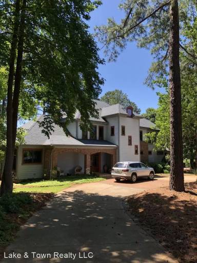 Main picture of 16946 Belle Isle Dr