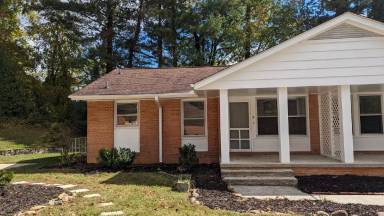 Main picture of 1910 Haywood Rd