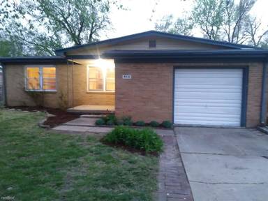 Main picture of 401 Hillcrest Ave