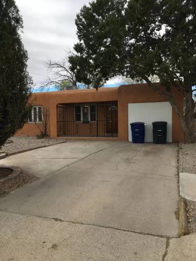 Main picture of 1701 Bryn Mawr Dr NE