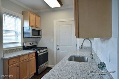 Main picture of Edgewater Gardens Apartments