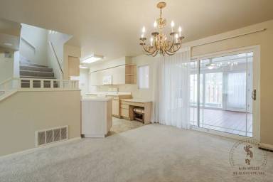 Main picture of 2700 G Rd