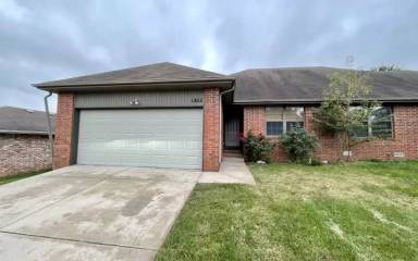 Main picture of 1262 W Butterfield Dr